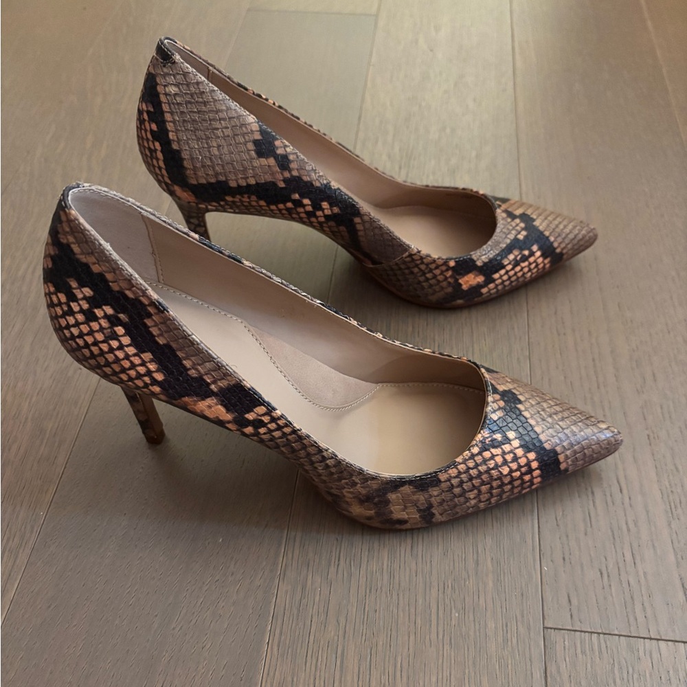 Banana Republic shoes